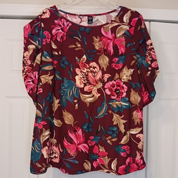Emery Rose Tops - 3/$18 or 5/$25 Emery Rose Red/Pink Short Sleeve Top Size 4X